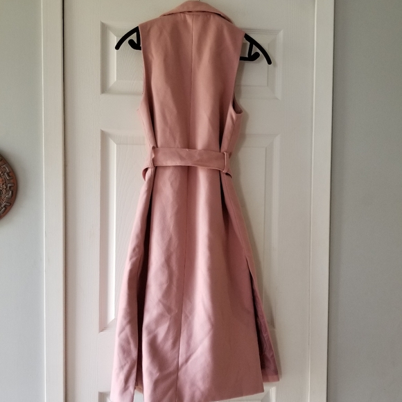 🧥REVAMPED PINK BELTED SLEEVESS LONG VEST. - Picture 3 of 11